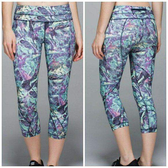 Run Inspire Crop II (Multi Iridescent) Size 8 - Picture 2 of 8